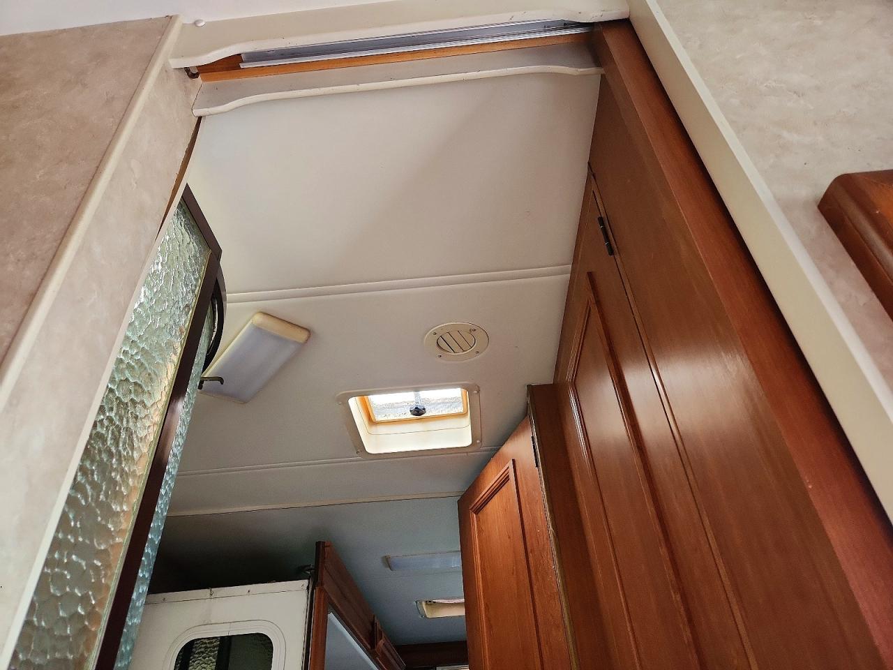 2007 Holiday Rambler Presidential Camper