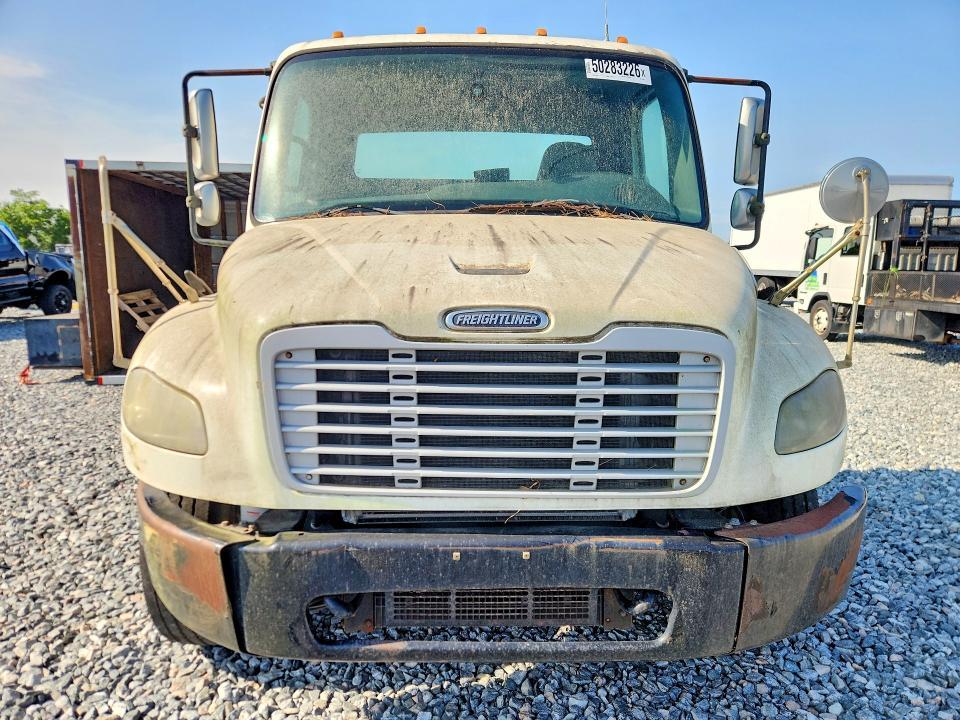 2015 Freightliner M2 106 MED-Semi Truck