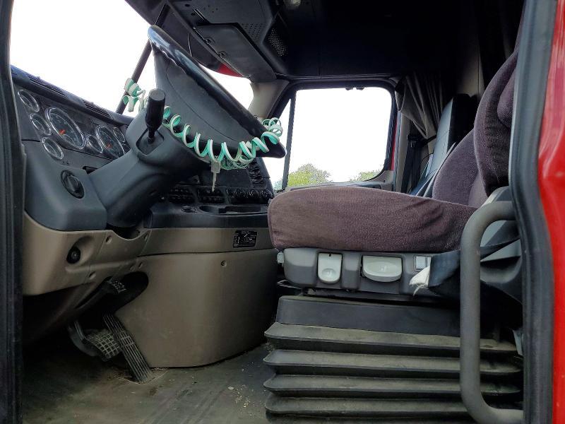 2018 Freigliner 2018 Freightliner Cascadia 125 Semi Truck