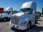2014 Kenworth T680 Semi Truck