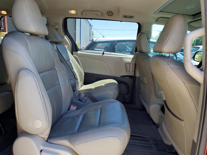 2017 Toyota Sienna xle 8-passenger