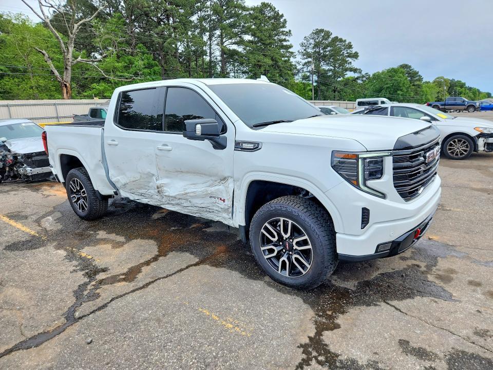 2025 GMC Sierra K1500 AT4