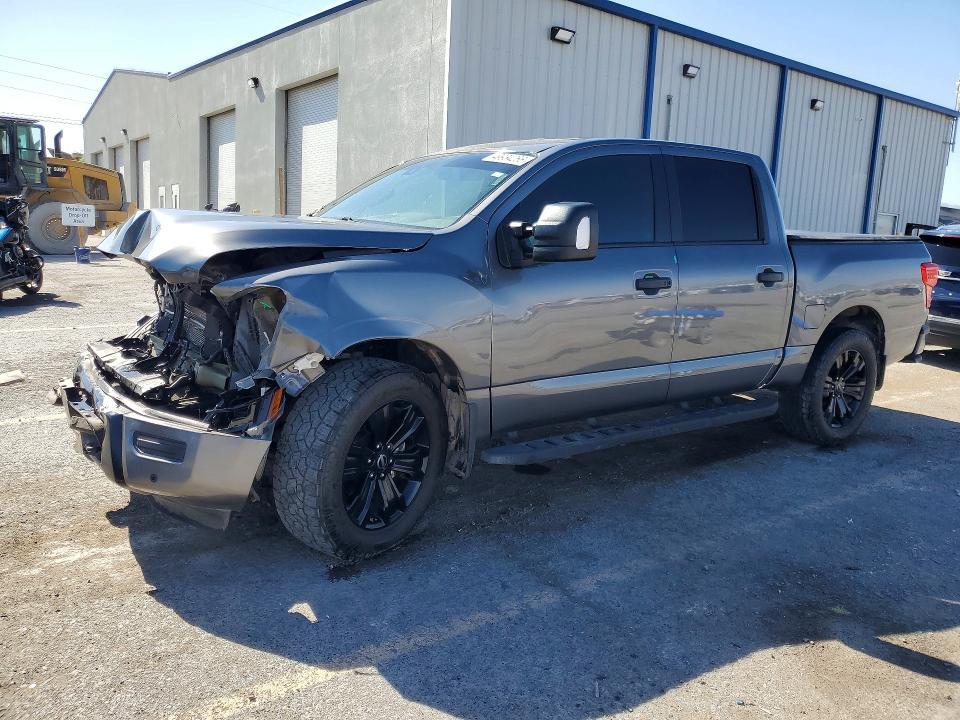 2023 Nissan Titan SV