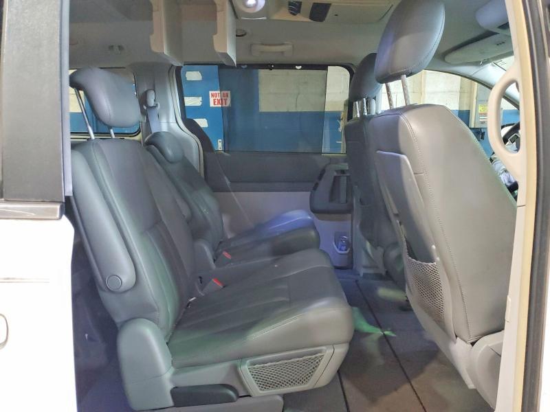 2010 Chrysler Town & Country Touring