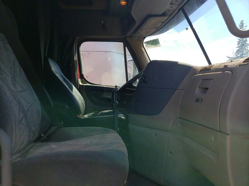 2013 Freigliner 2013 Freightliner Cascadia Semi Truck