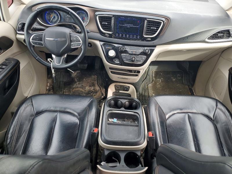 2017 Chrysler Pacifica Touring l