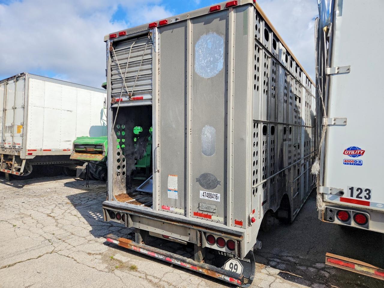 2014 Merritt 2014 Livestock Trailer