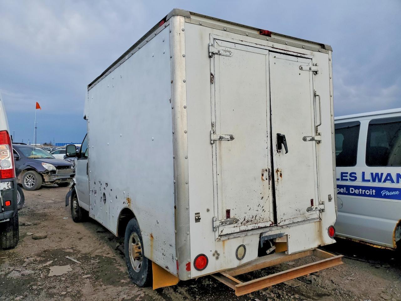 2005 Chevrolet Express Delivery Truck