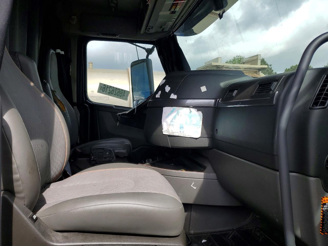 2019 Volv Recreational Vehicle (RV)