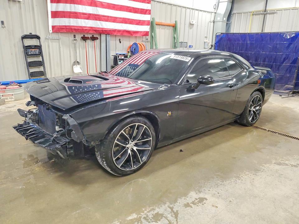 2016 Dodge Challenger r