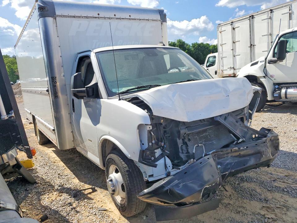 2021 GMC Savana BOX Truck