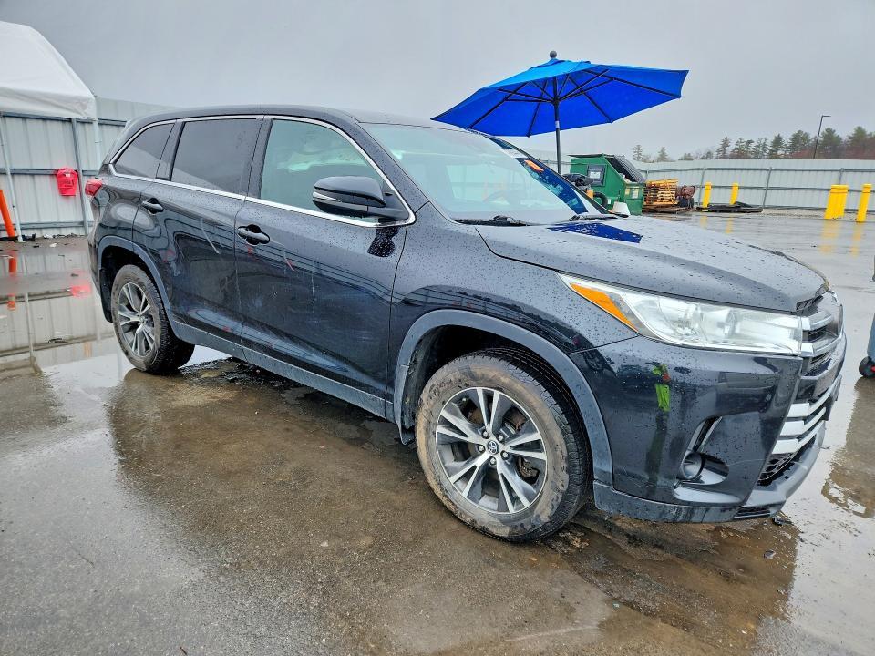 2019 Toyota Highlander le