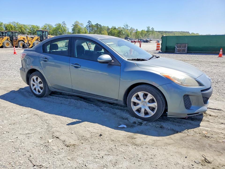 2013 Mazda 3 I