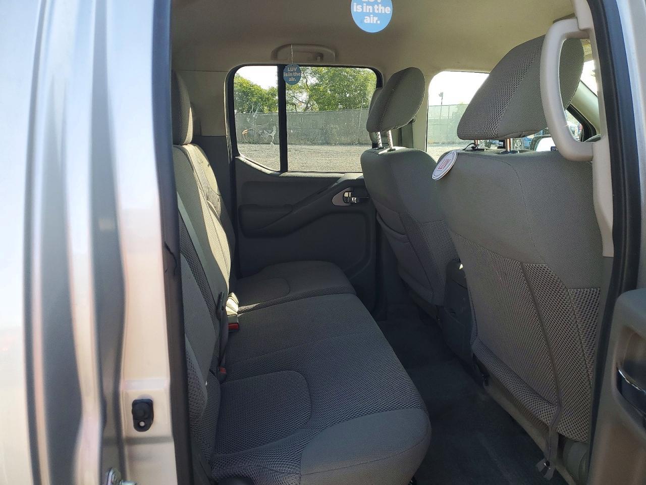 2017 Nissan Frontier SV