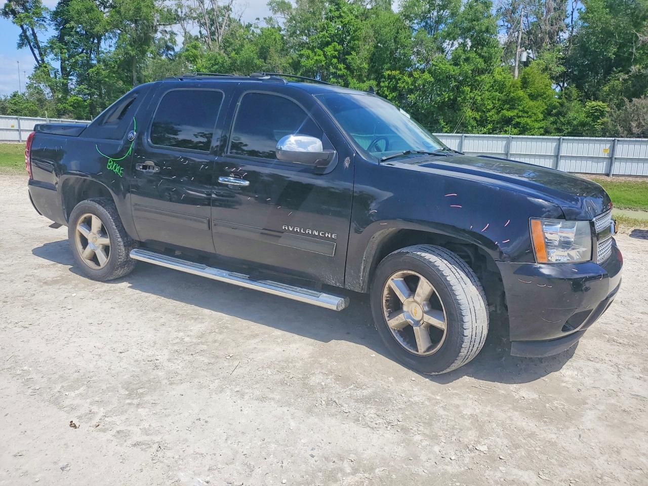 2013 Chevrolet Avalanche LT