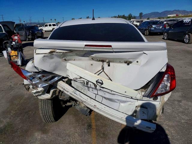 2017 Nissan Versa 1.6 Base