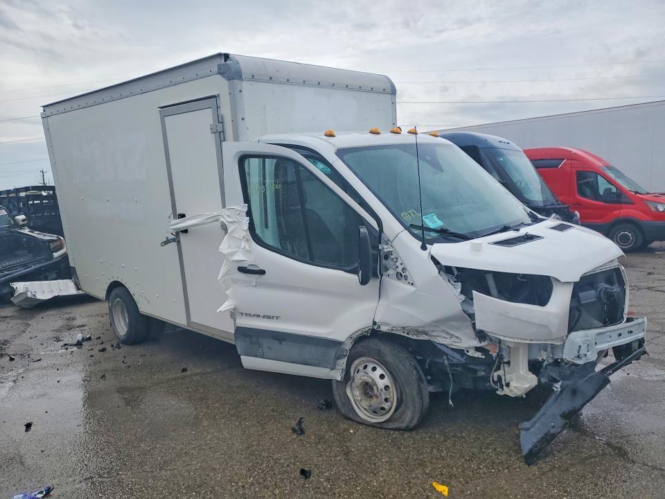 2022 Ford Transit box Truck