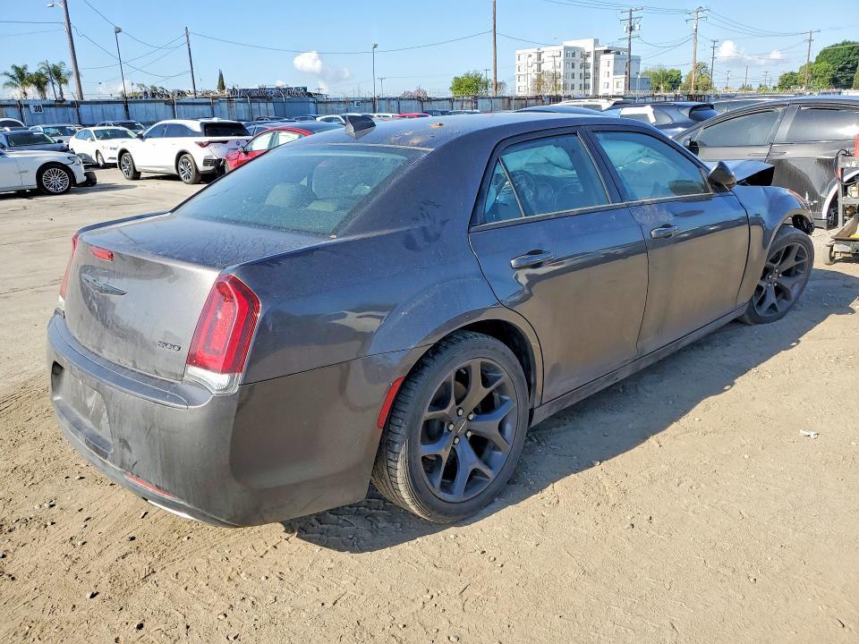 2020 Chrysler 300 Touring