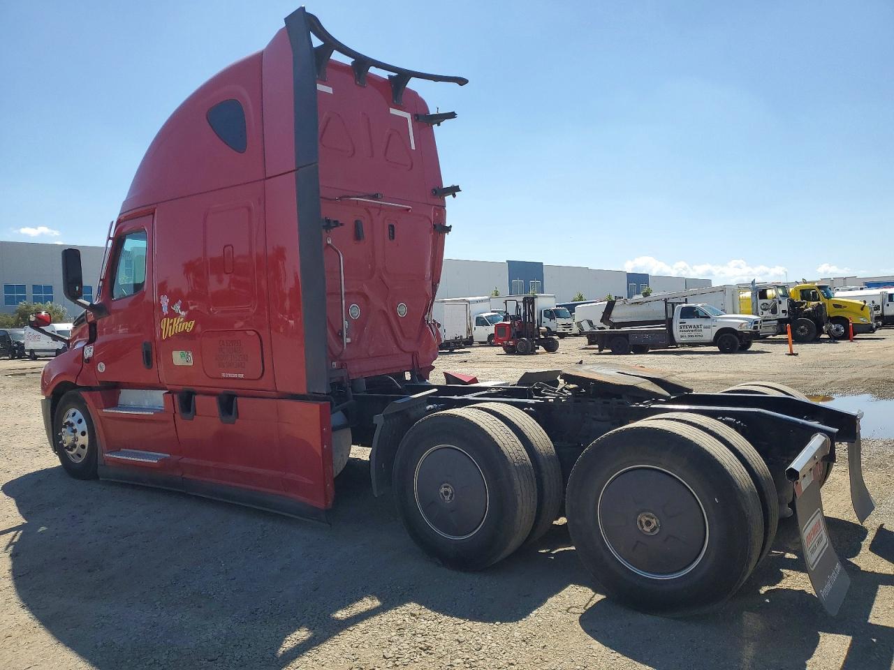 2022 Freigliner 2022 Freightliner Cascadia 126 Semi Truck