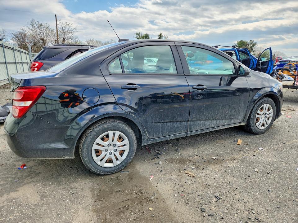 2017 Chevrolet Sonic ls