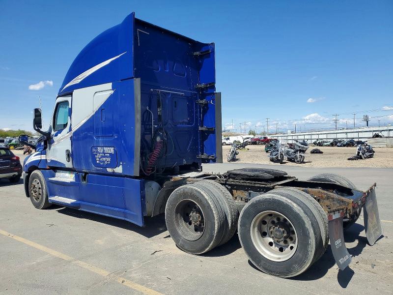 2018 Freightliner Cascadia 126 Semi Truck