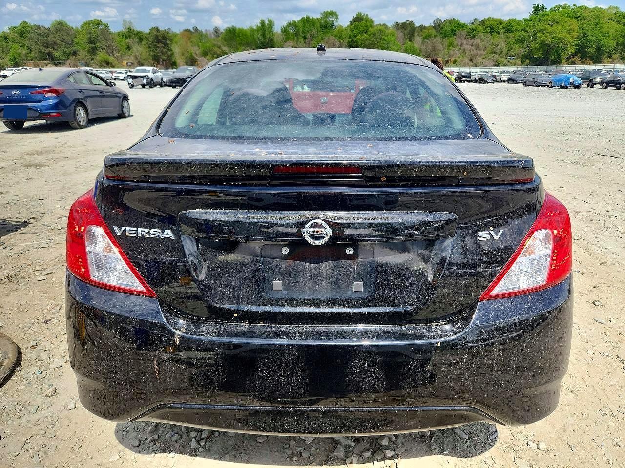 2018 Nissan Versa sv