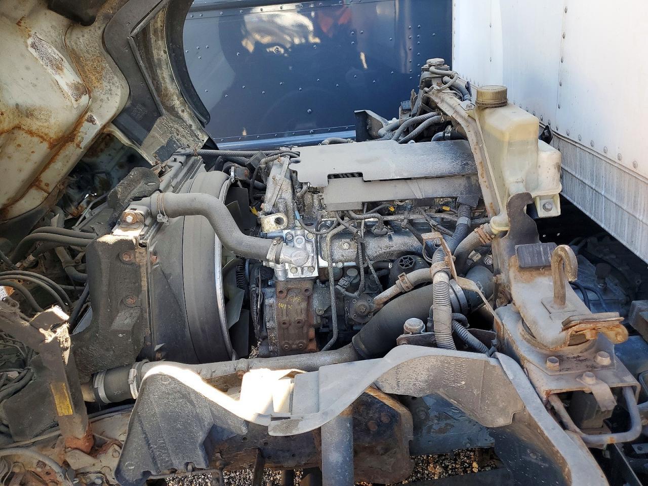 2014 Mitsubishi Fuso FEC72S BOX Truck