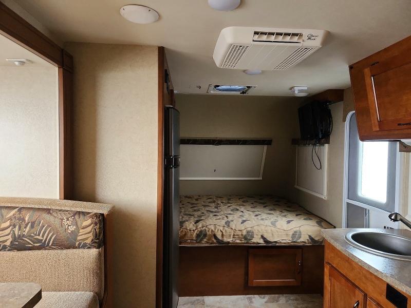 2015 Lance Camper
