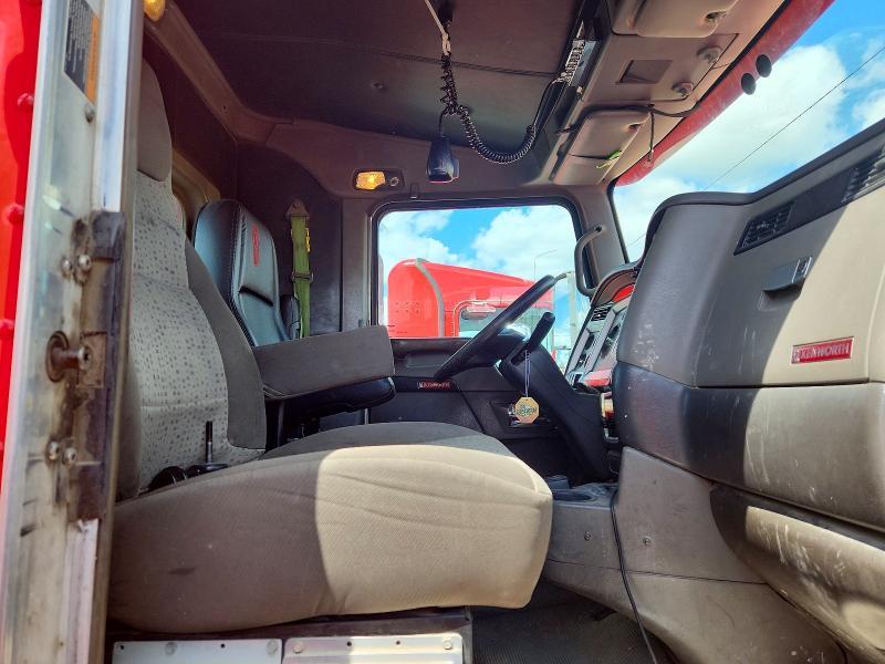 2013 Kenworth T800 Semi Truck