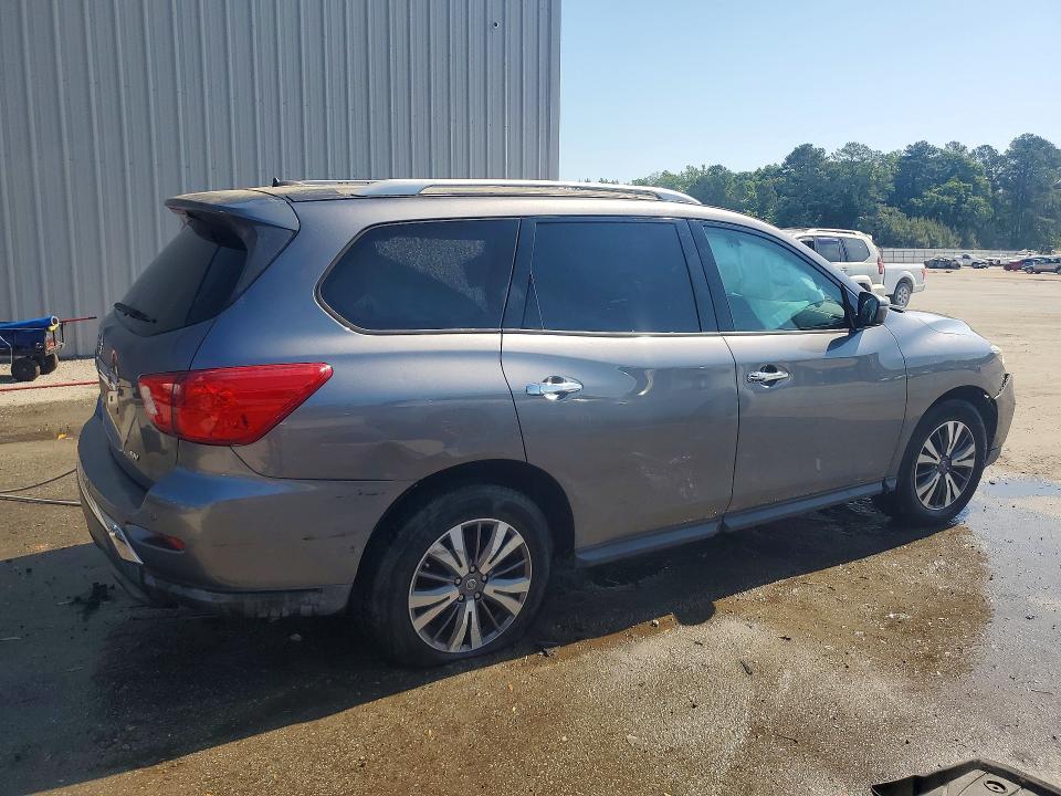 2017 Nissan Pathfinder sv