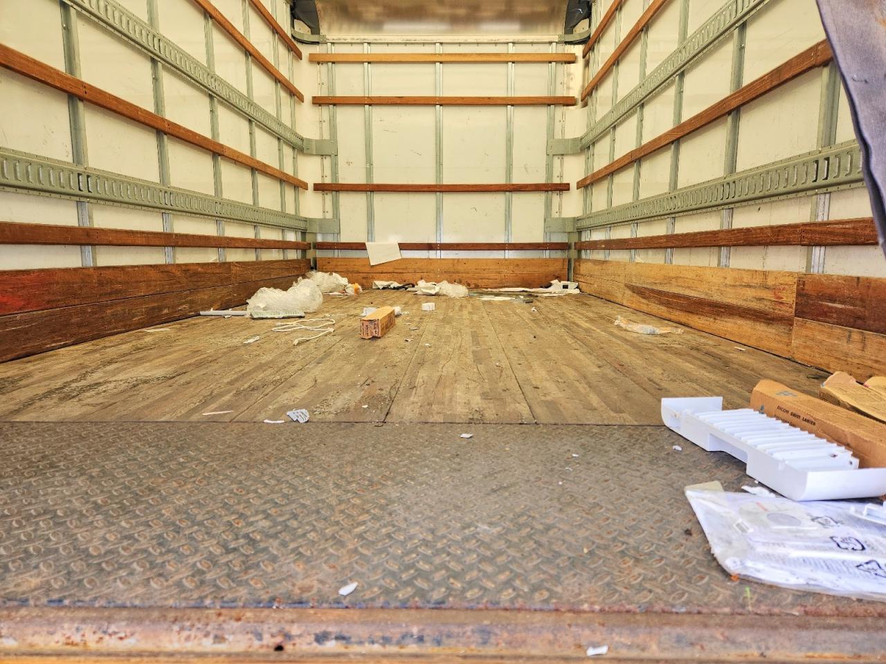 2022 Isuzu NPR HD BOX Truck