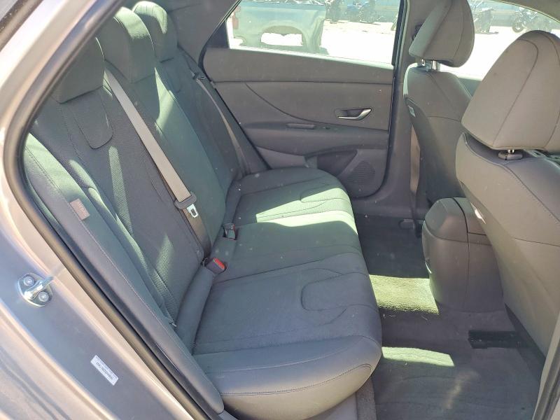 2025 Hyundai Elantra se