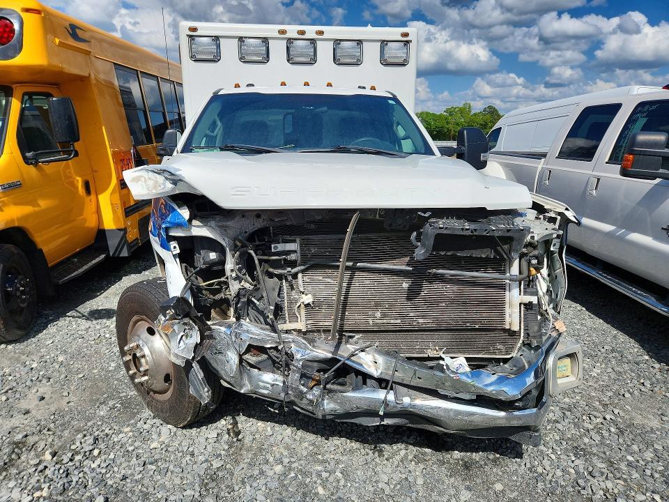 2017 Ford F350 Super Duty Ambulance