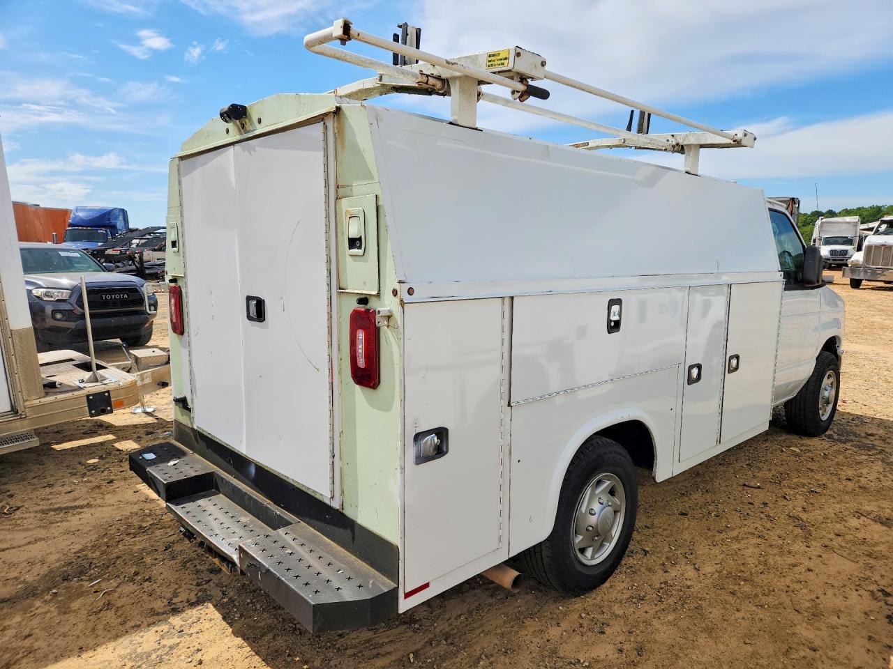 2019 Ford E350 Utility / Service Truck
