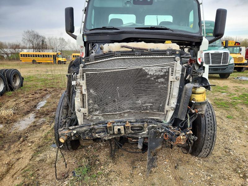 2022 Freigliner 2022 Freightliner Cascadia 126 Semi Truck