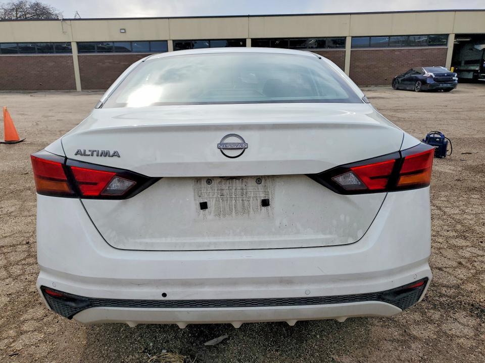 2023 Nissan Altima s