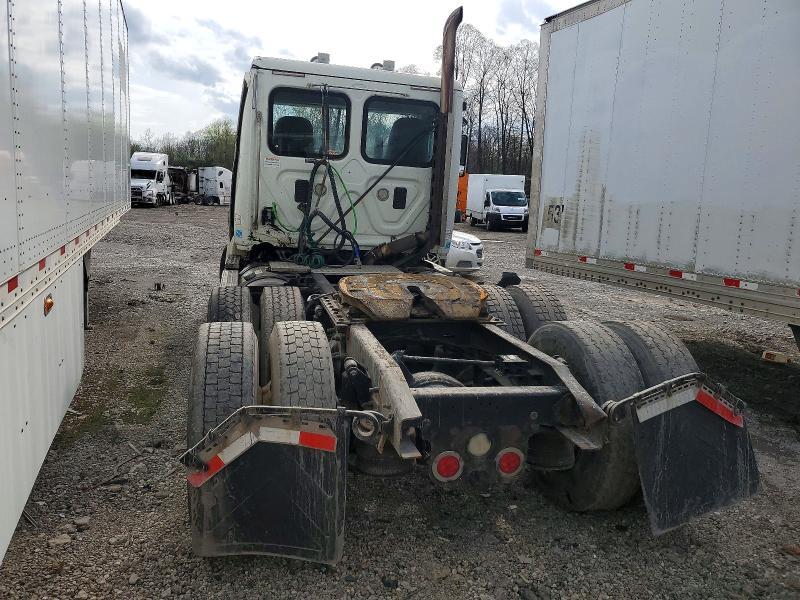 2013 Freigliner Cascadia 125