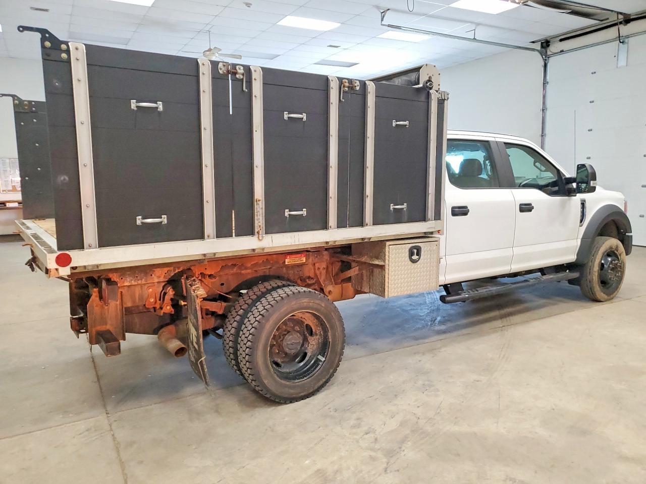2020 Ford F450 Super Duty Flatbed Truck