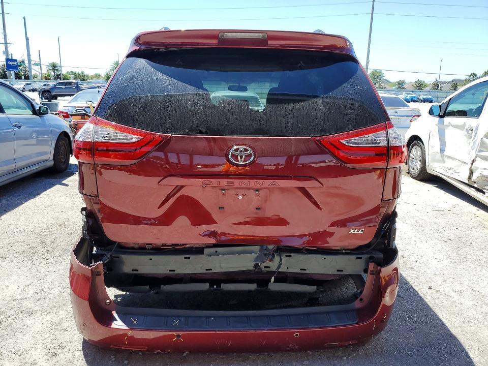 2017 Toyota Sienna xle 8-passenger
