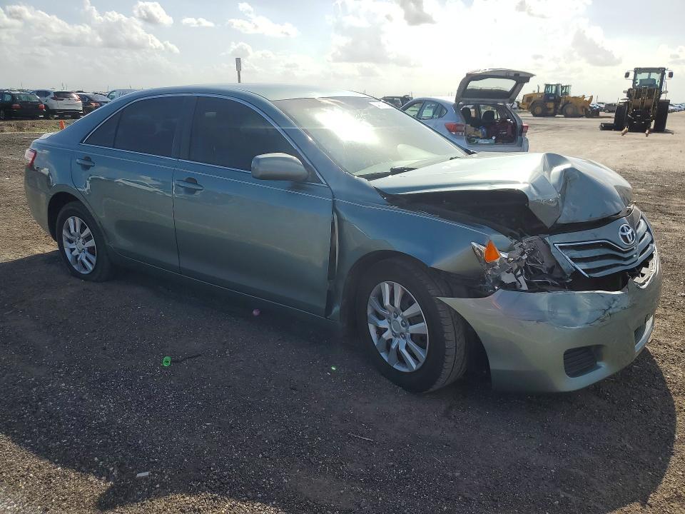 2010 Toyota Camry le
