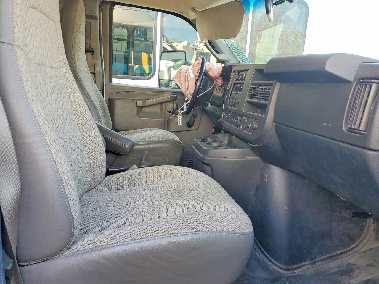 2021 Chevrolet Express Delivery Truck