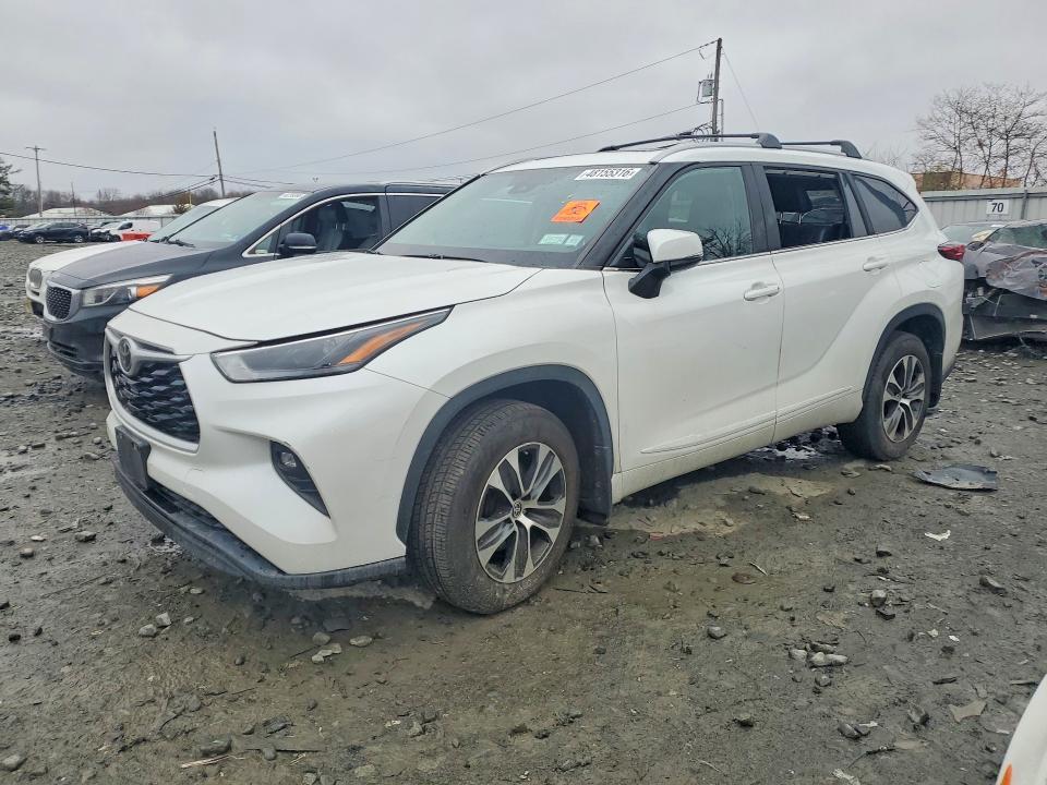 2023 Toyota Highlander Sport