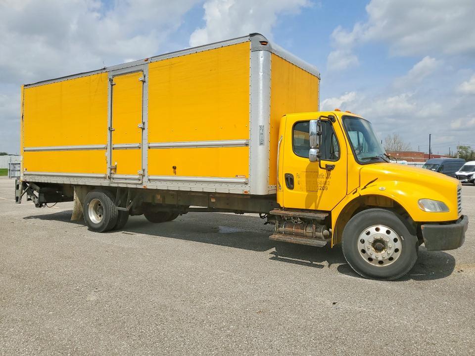 2013 Freigliner 2013 Freightliner Business Class M2 BOX Truck