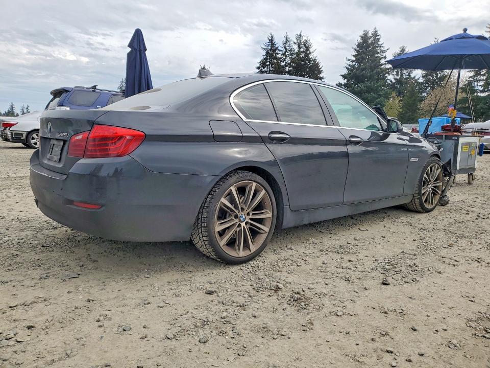 2016 BMW 528 i