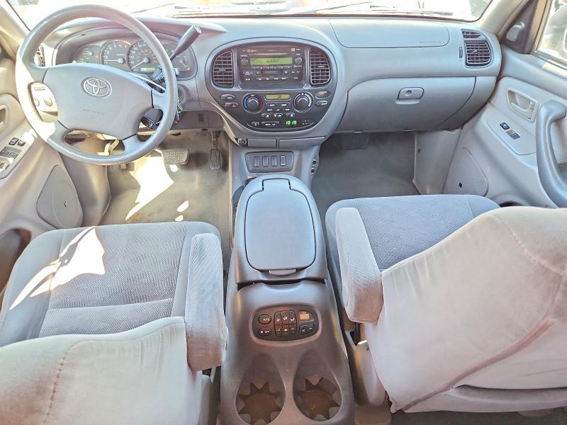 2005 Toyota Sequoia SR5