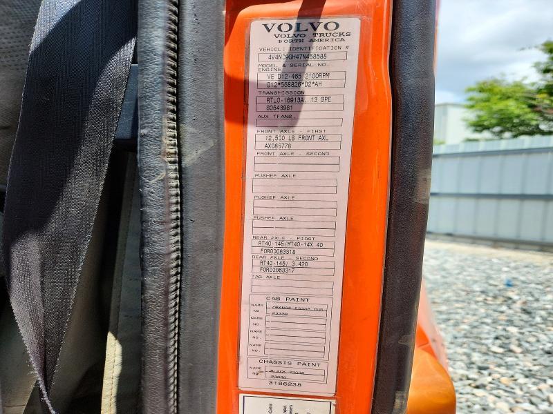 2007 Volvo VNL Semi Truck