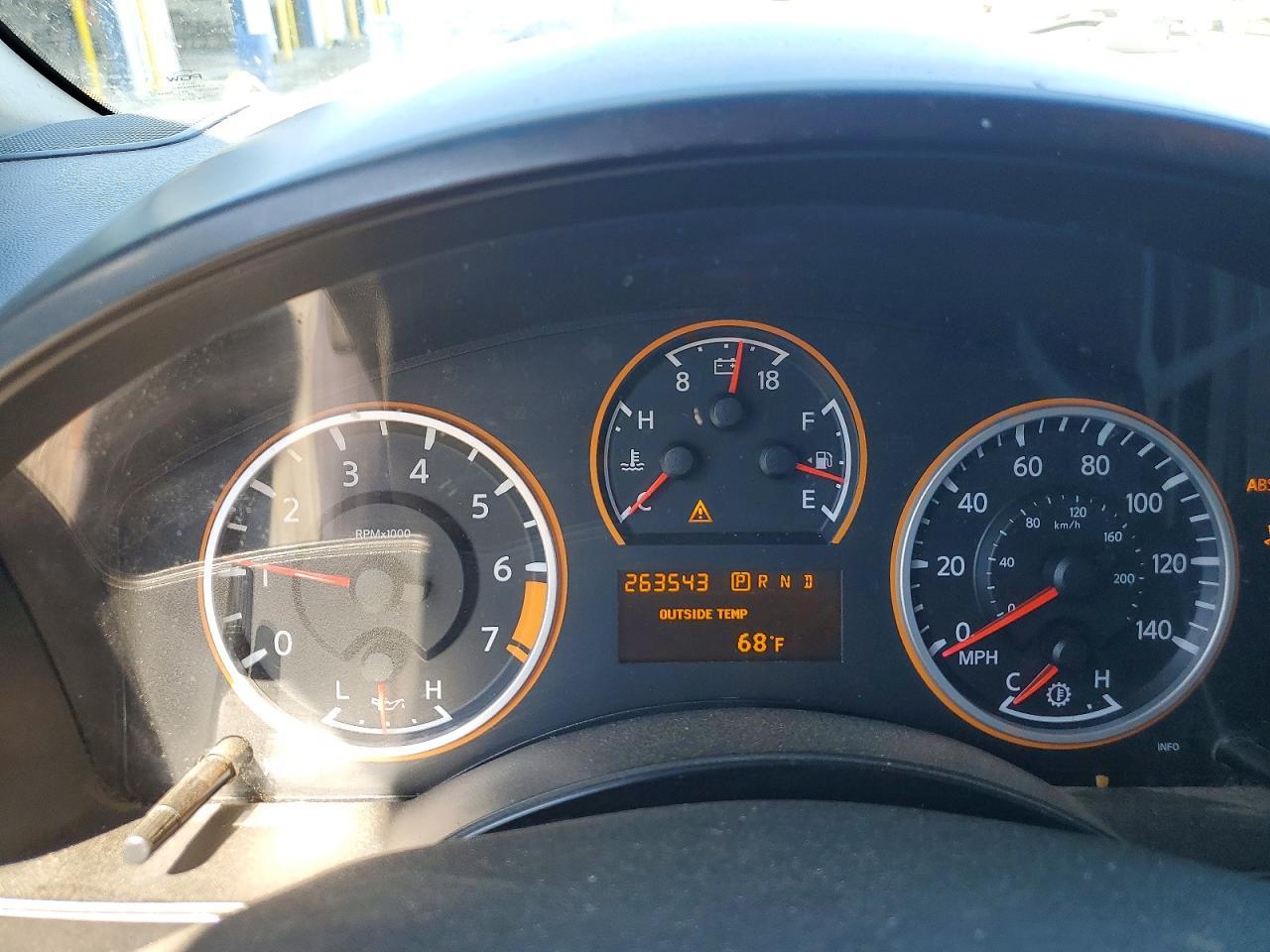 2015 Nissan Titan SV