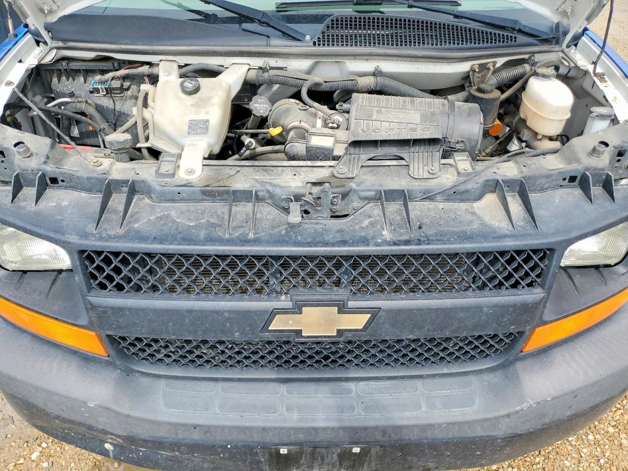 2015 Chev Rolet Express BOX Truck