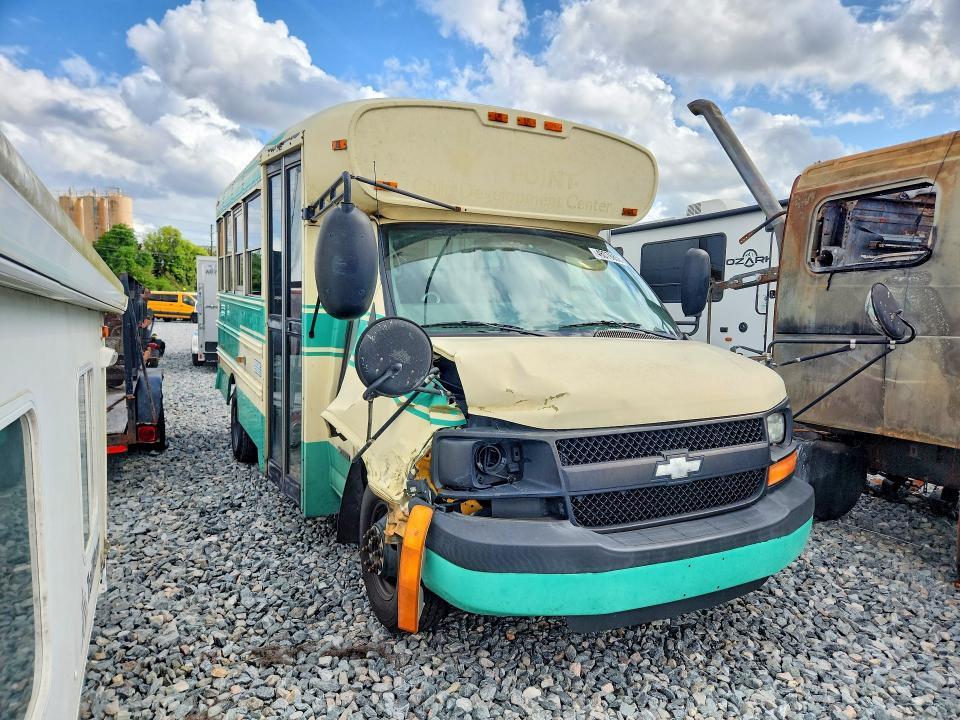 2004 Chevrolet 2004 Bluebird Express Shuttle Bus