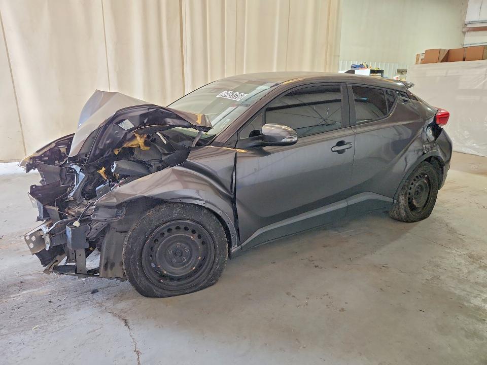 2021 Toyota C-hr le